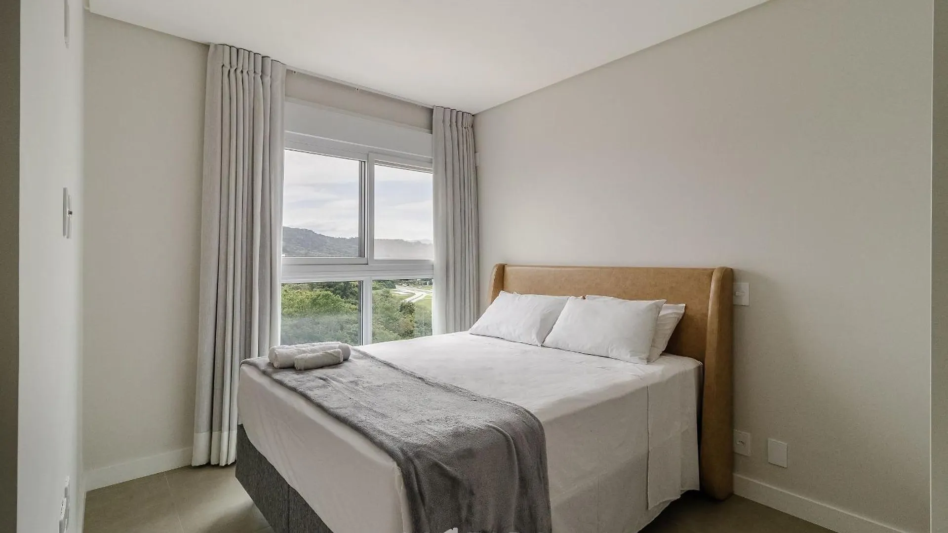Apartamentos Cond. Vila Do Lago Em Jurere - Vlo Florianópolis