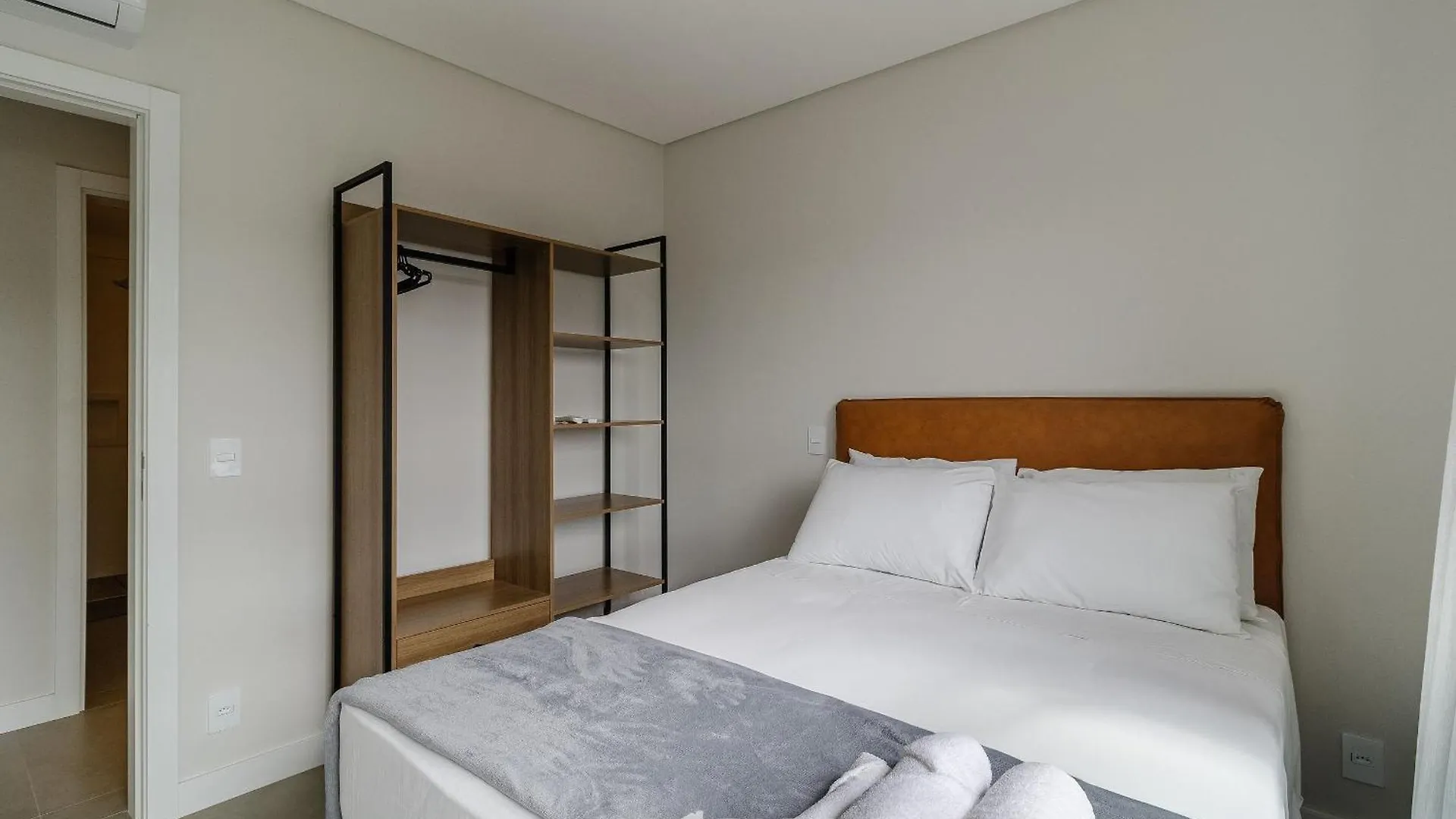 Apartamentos Cond. Vila Do Lago Em Jurere - Vlo Florianópolis