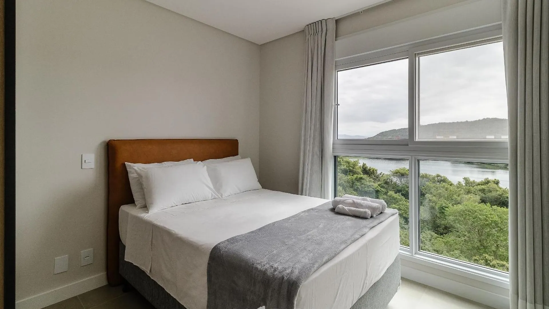Apartamentos Cond. Vila Do Lago Em Jurere - Vlo Florianópolis