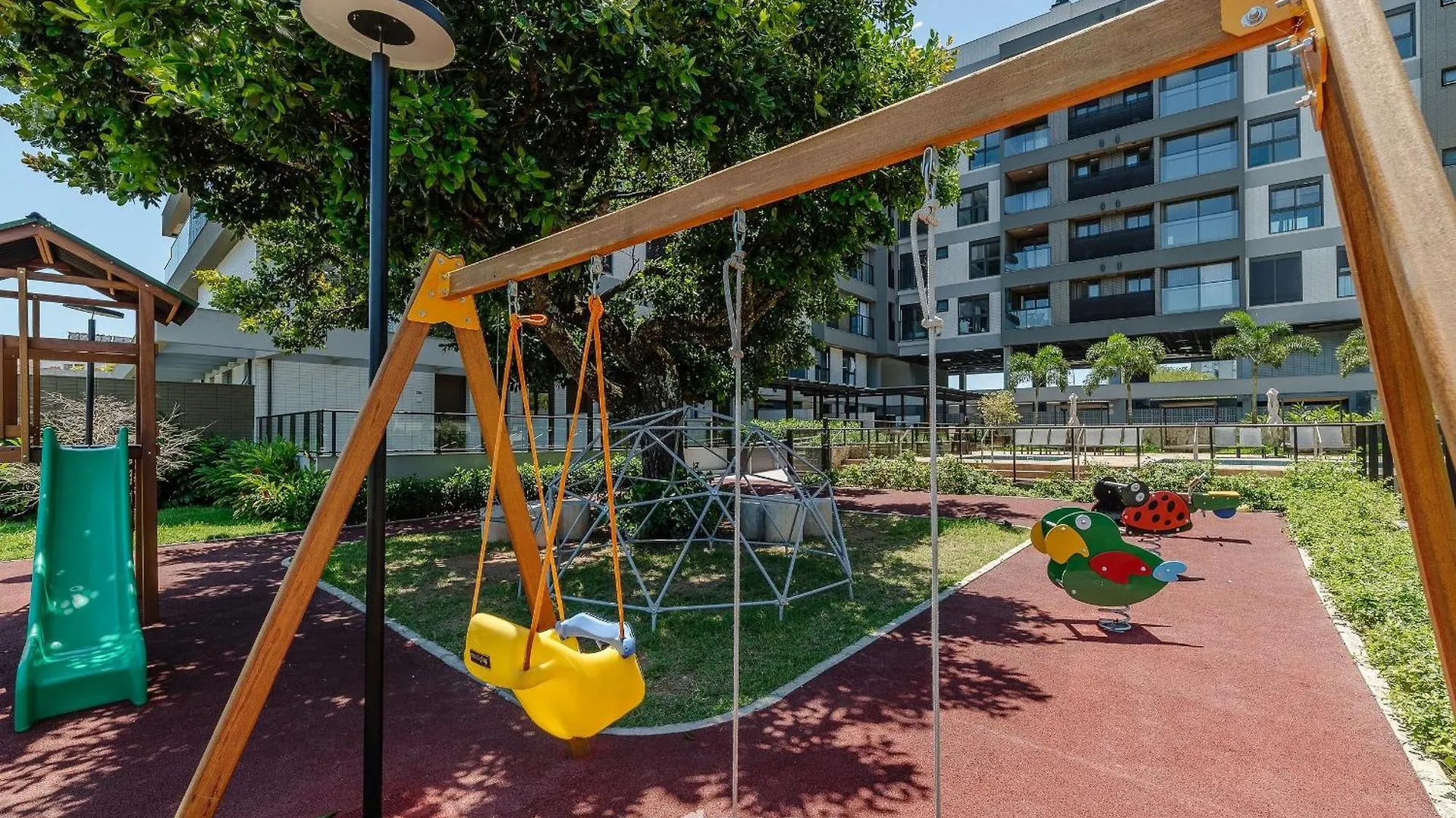 Apartamentos Cond. Vila Do Lago Em Jurere - Vlo Florianópolis