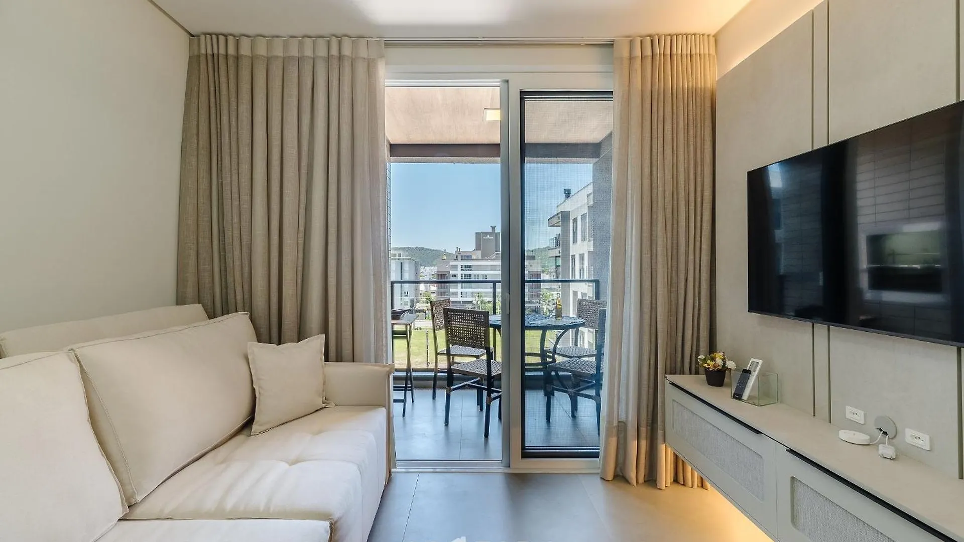 Apartamentos Cond. Vila Do Lago Em Jurere - Vlo Florianópolis Brasilien